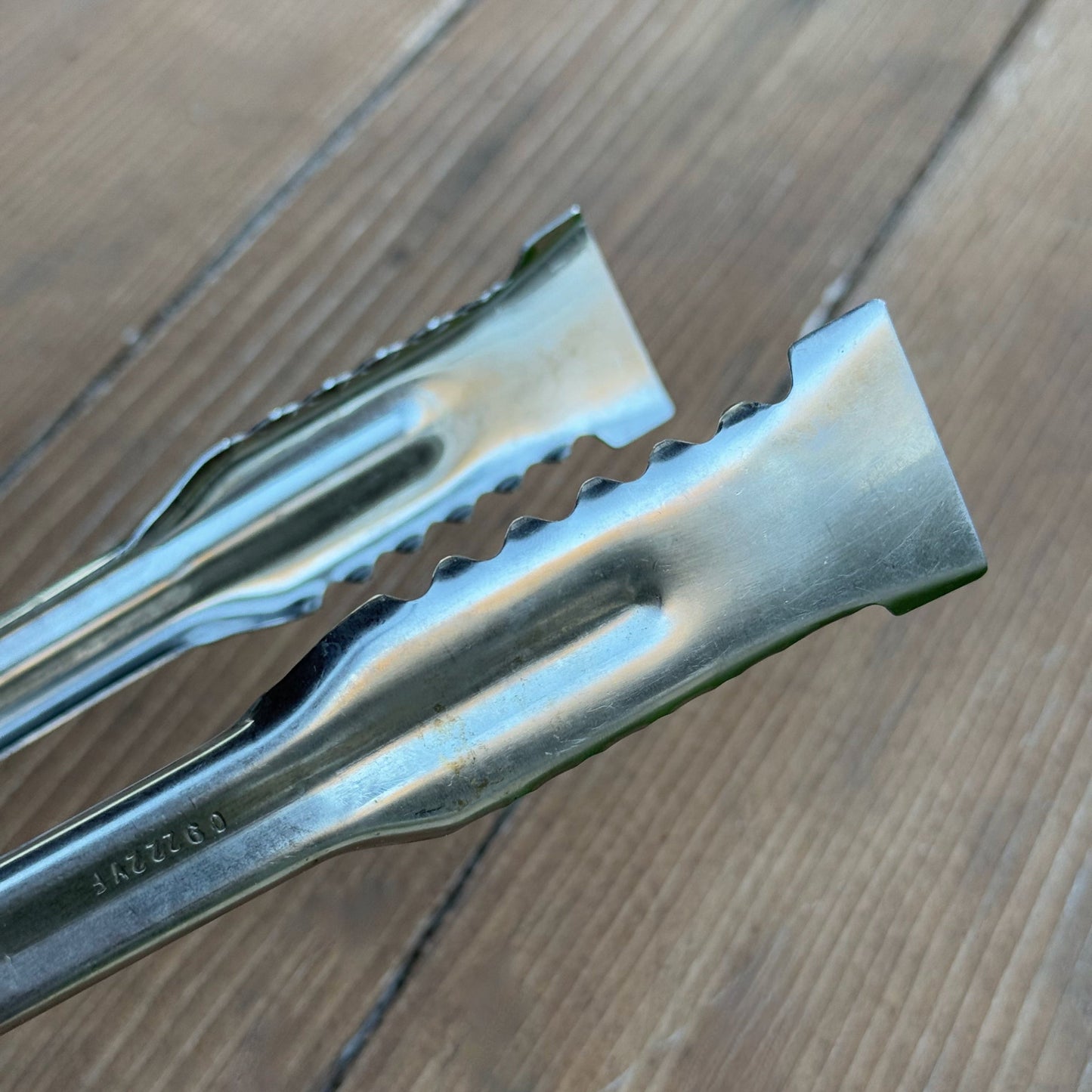 Precision-grip Ergonomic Grilling Tongs